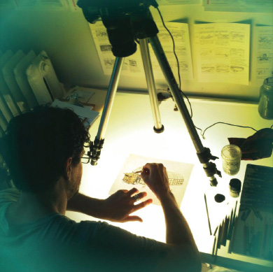 G. Scott MacLeod à sa table d'animation